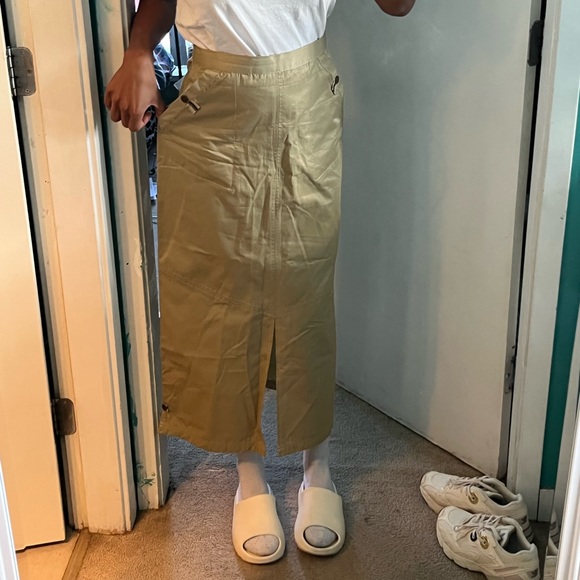 (2 for $25) Cream cargo skirt - Picture 14 of 14